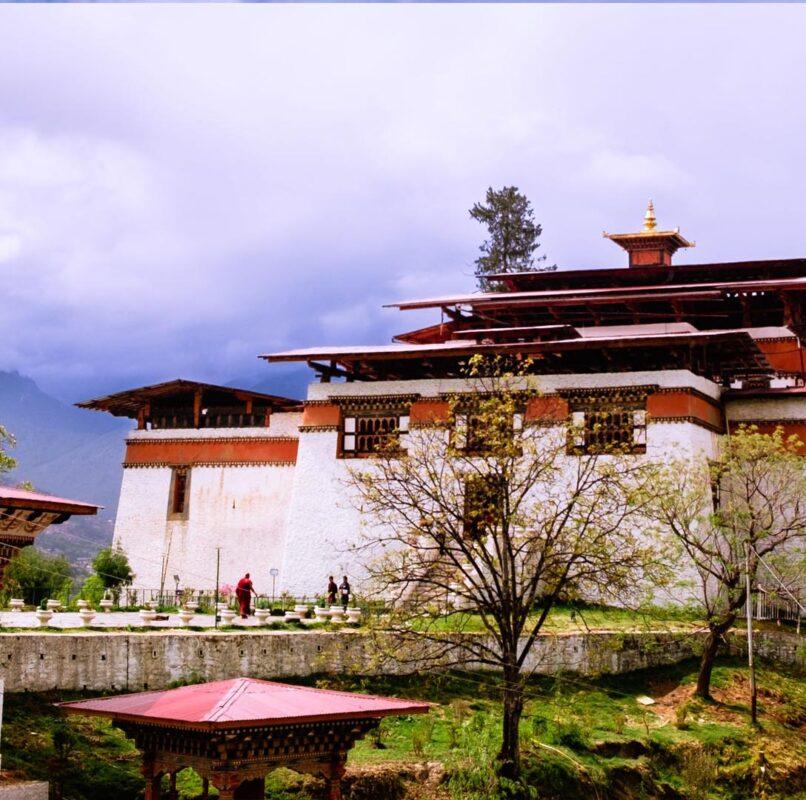 Paro Rinpung Dzong (Rinchen Pung Dzong, Fortress on a Heap of Jewels)