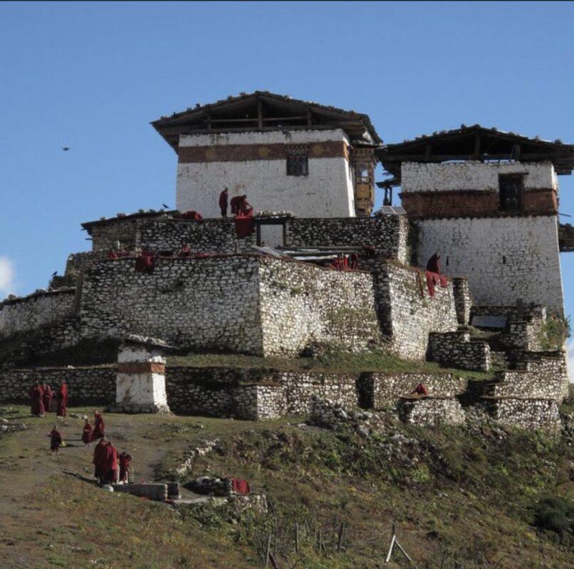 Bjishong Dzong (Bhishong Dzong, Lingshi Dzong)